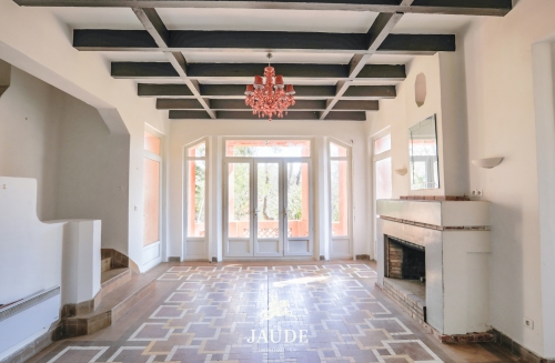 Charmante villa des années 20 avec jardin de 2000 m² à 500 m